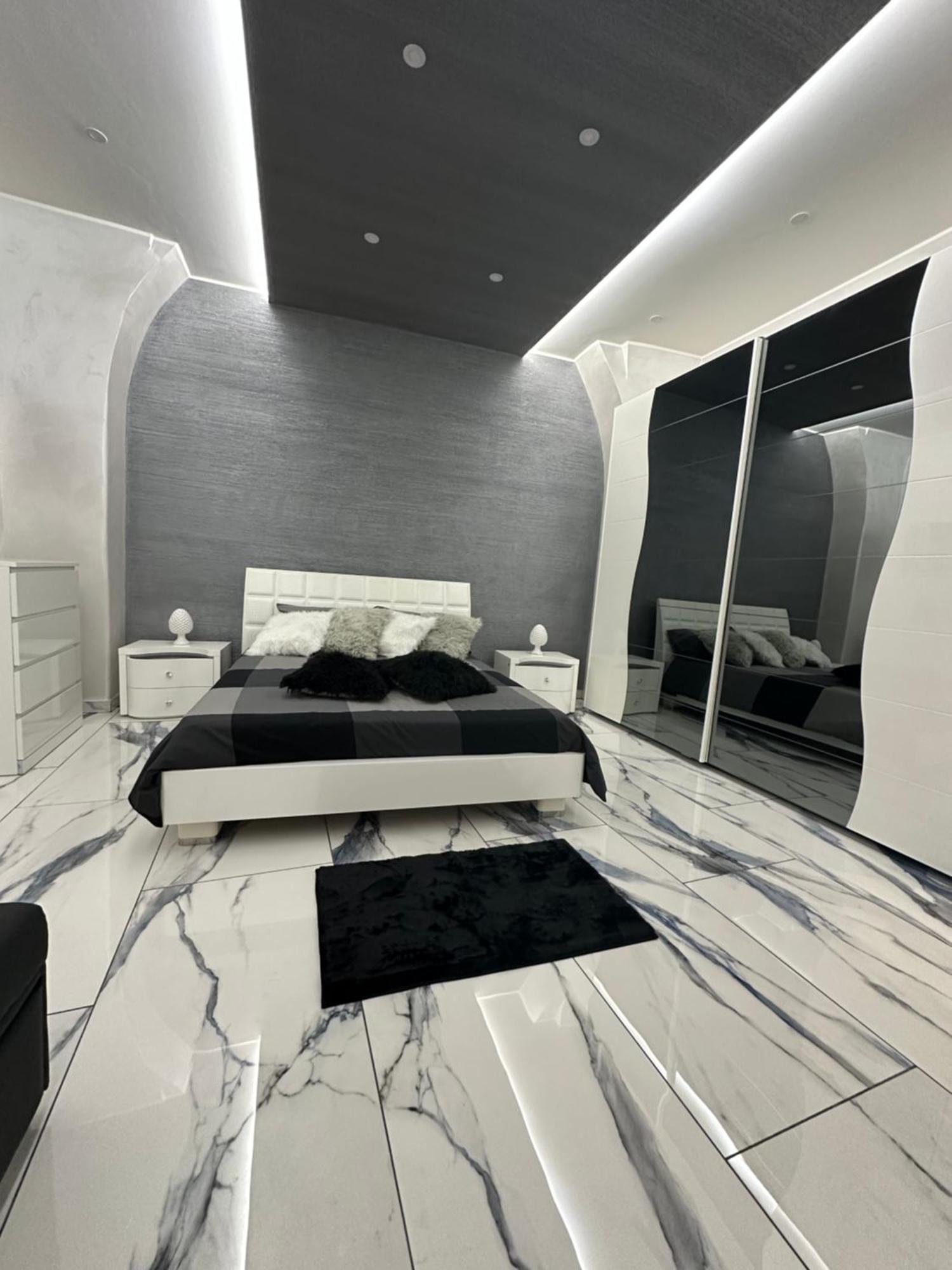 Naomi Luxury Home Катания Екстериор снимка
